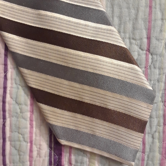Calvin Klein 100% silk silver and brown tie - Picture 8 of 12